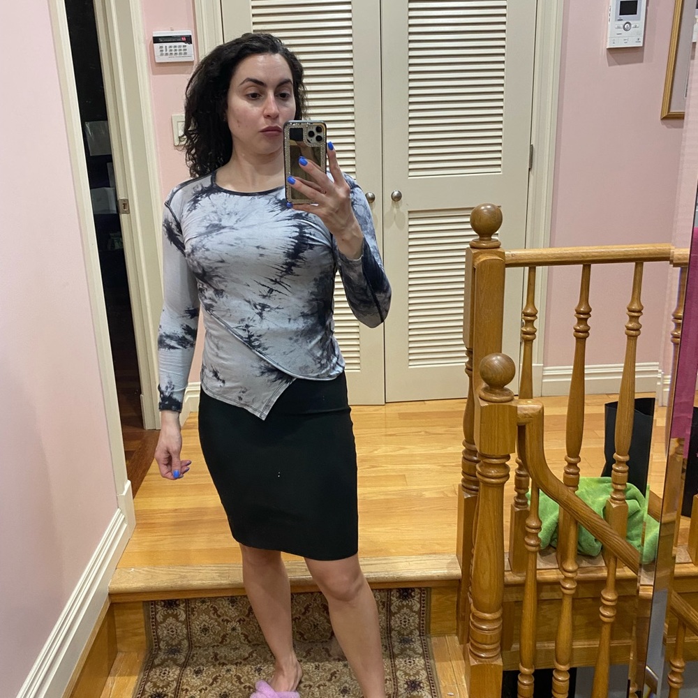 Excellent condition top. - Picture 2 of 3